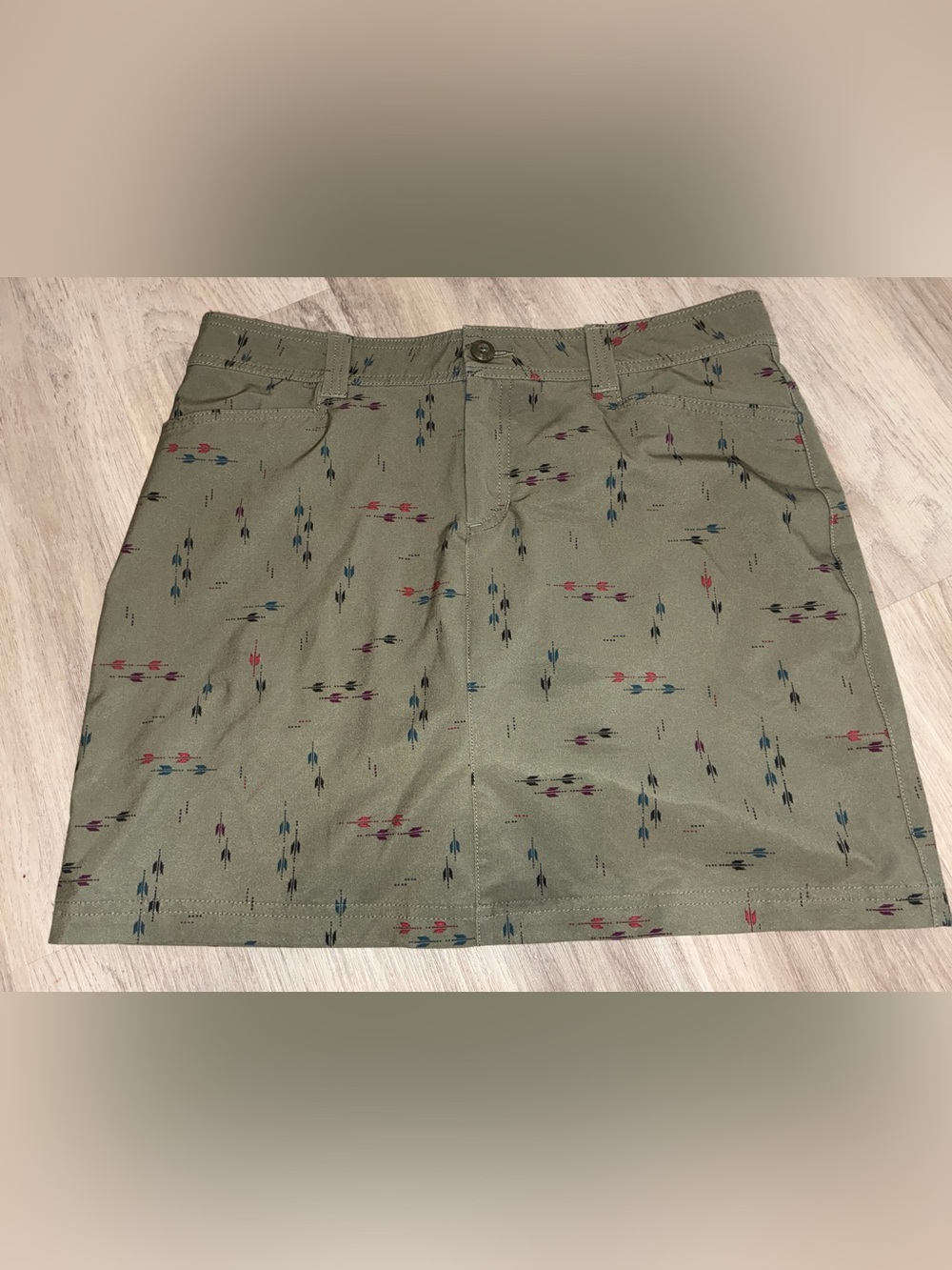 Eddie Bauer Olive Womens Active skort with Teal and Red Accents